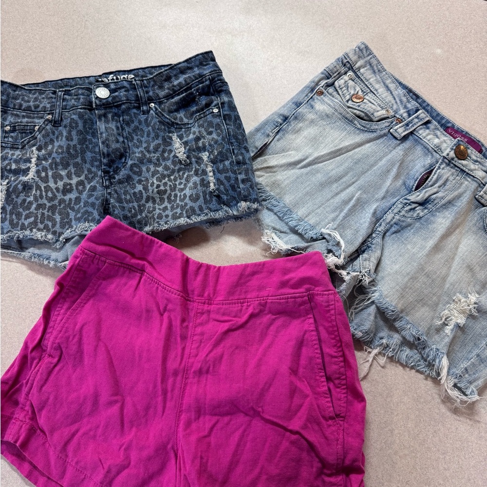 ‼️‼️ Bundle of three pairs of women’s shorts‼️‼️